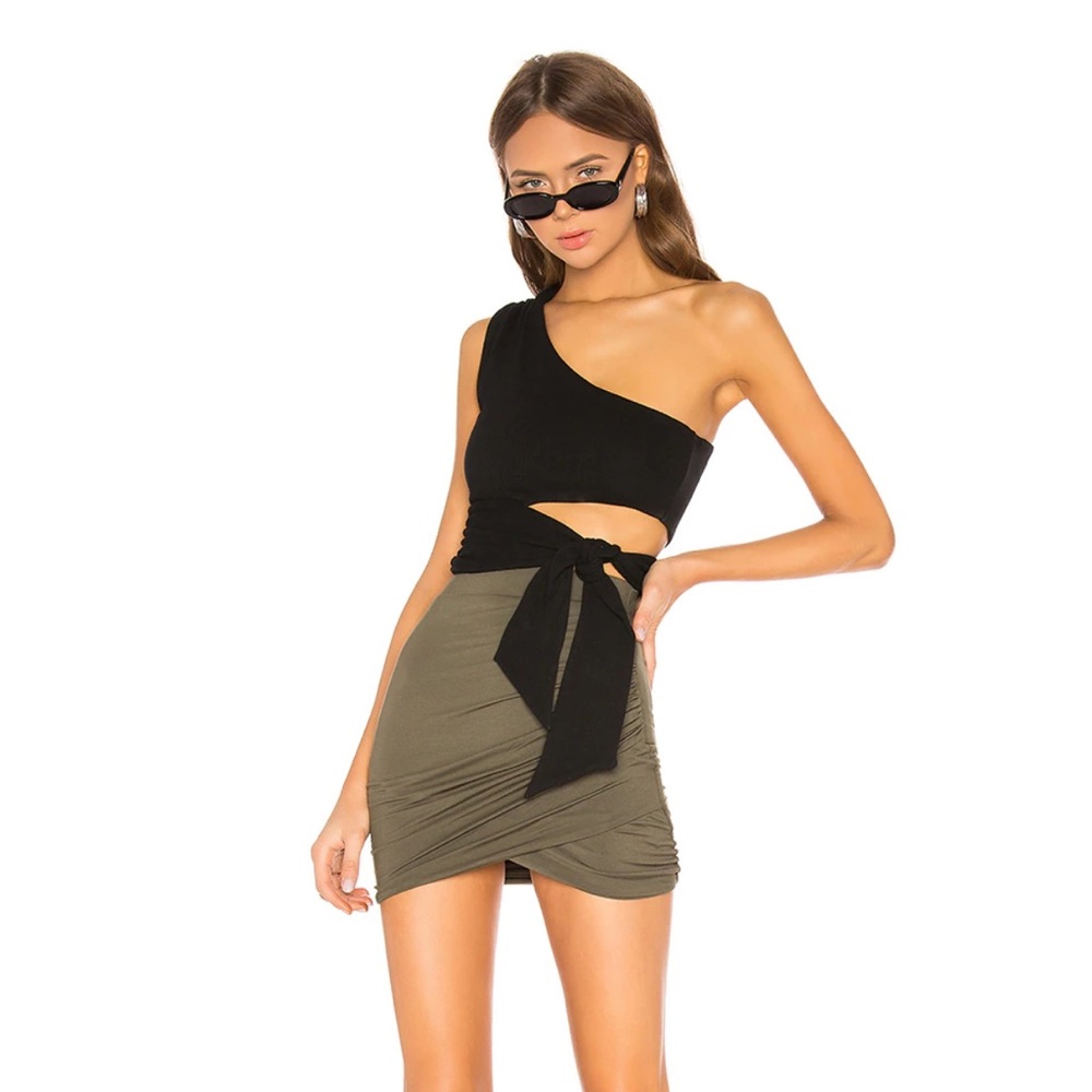 Lovers + Friends Winona Top In Black Size Medium from Revolve - Picture 6 of 12